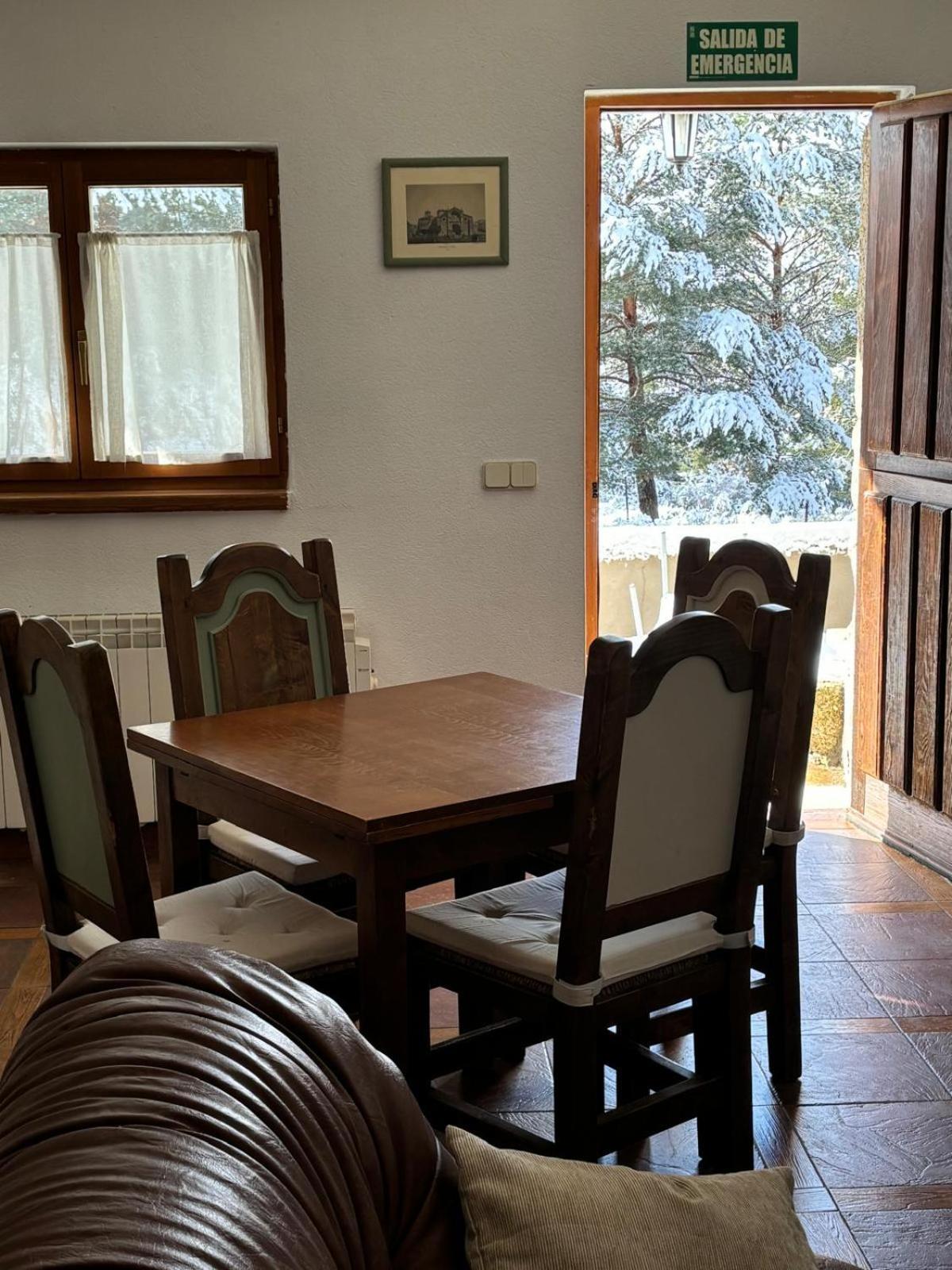 Altogredos Hotel Rural Y Apartamentos Turisticos Ойос-дель-Еспіно Екстер'єр фото